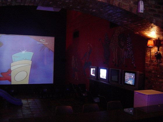 restaurants: Dros Restaurant & Wine Cellar